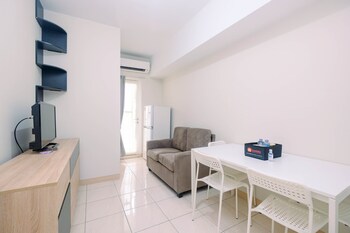 beautiful and cozy 2br at springlake summarecon bekasi apartment