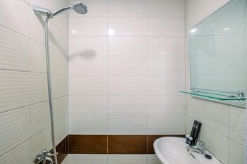 comfortable studio apartment at margonda residence 3