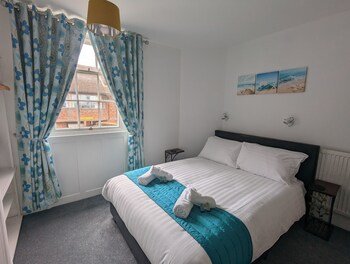 Acqua Beach,Dorset>>Bristol,3 star