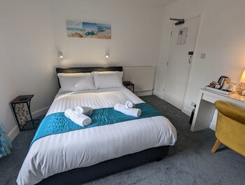 Acqua Beach,Dorset>>Bristol,3 star