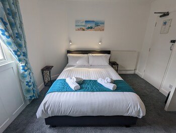 Acqua Beach,Dorset>>Bristol,3 star