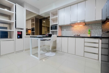 comfy and modern 2br grand kamala lagoon apartment