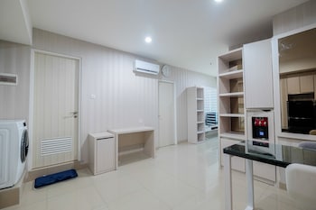 comfy and modern 2br grand kamala lagoon apartment