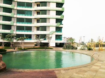comfy and modern 2br grand kamala lagoon apartment