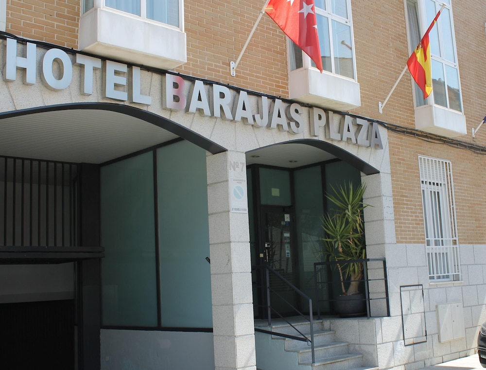 hotel barajas plaza madrid