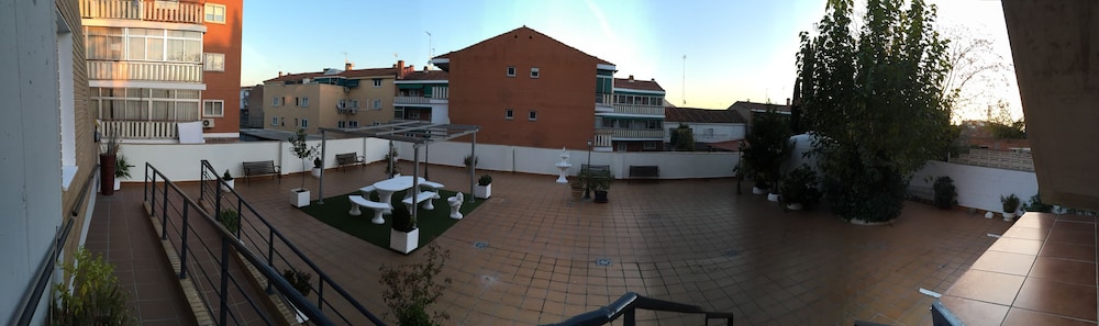 hotel barajas plaza madrid