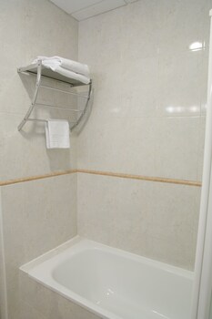 hotel barajas plaza madrid