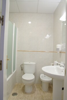 hotel barajas plaza madrid