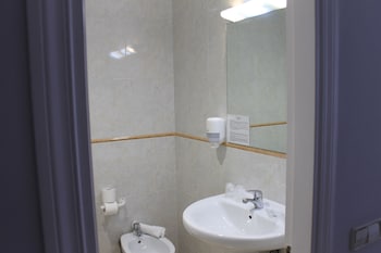 hotel barajas plaza madrid