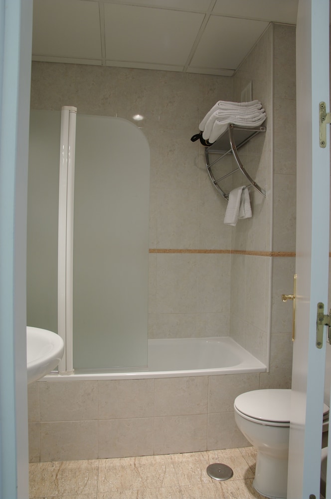 hotel barajas plaza madrid