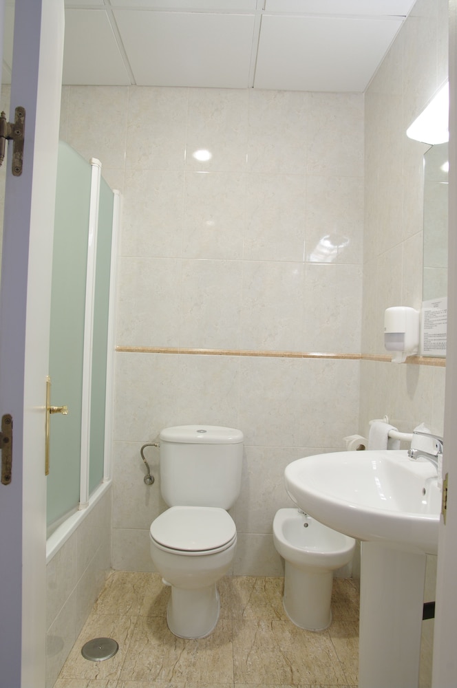 hotel barajas plaza madrid