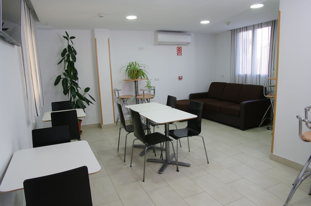 hotel barajas plaza madrid