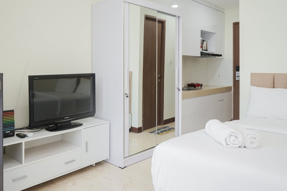 scenic studio apartment at b residence