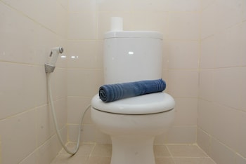 alluring studio at lagoon apartment near bekasi town square