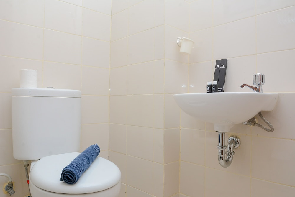 alluring studio at lagoon apartment near bekasi town square