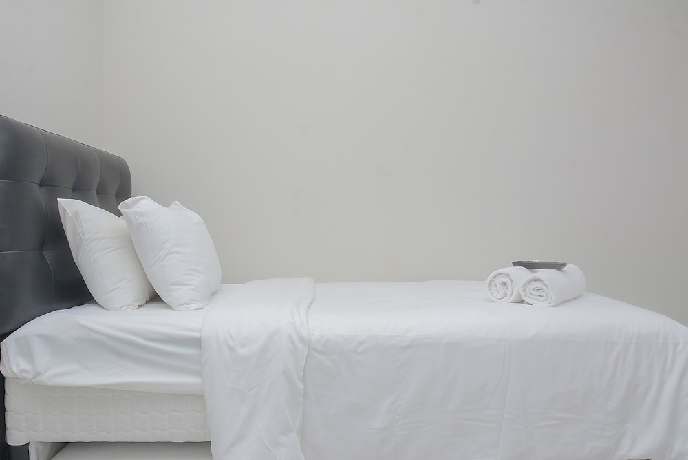 alluring studio at lagoon apartment near bekasi town square
