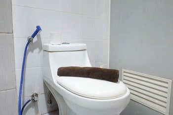 best deal 2br apartment at dian regency near its