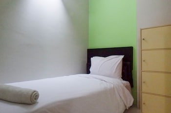 best deal 2br apartment at dian regency near its