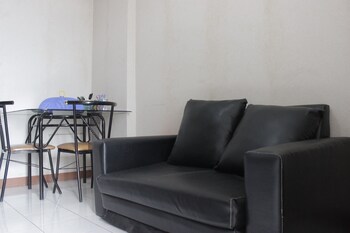 pleasant 2br apartment at gateway ahmad yani