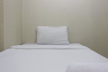 pleasant 2br apartment at gateway ahmad yani