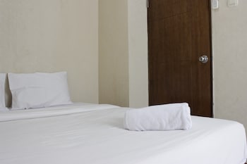 pleasant 2br apartment at gateway ahmad yani