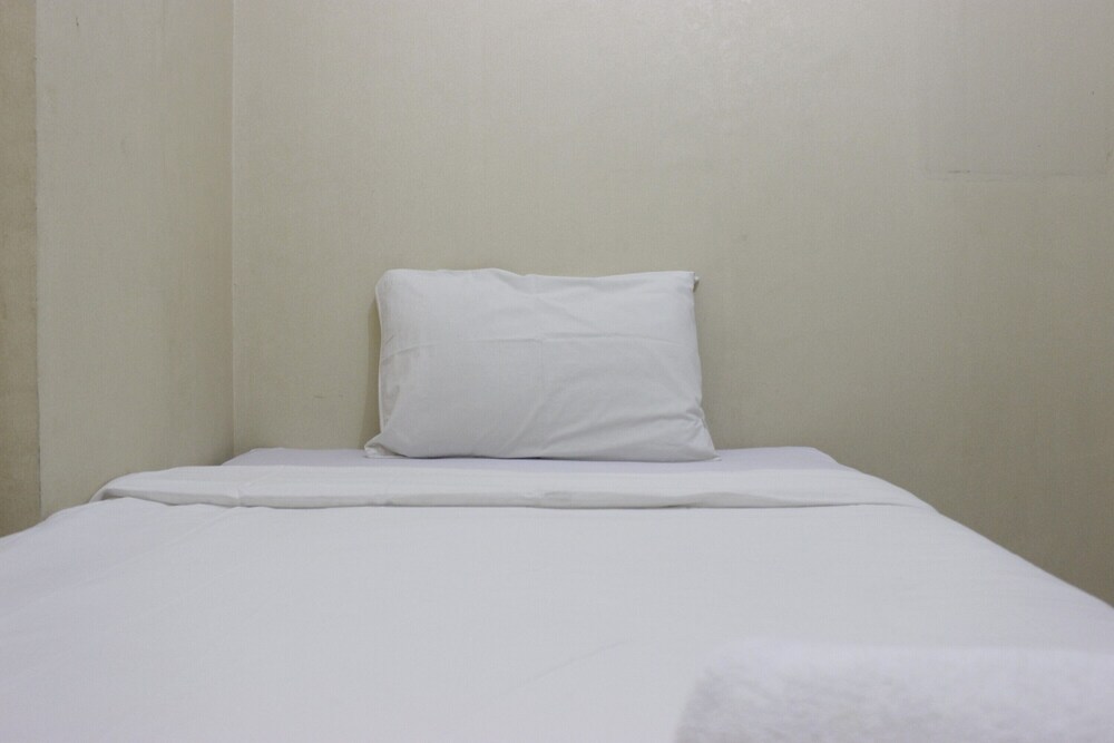 pleasant 2br apartment at gateway ahmad yani