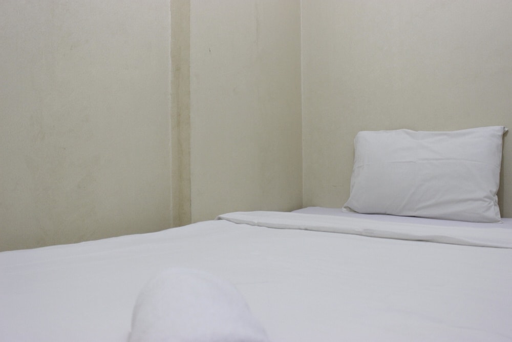 pleasant 2br apartment at gateway ahmad yani