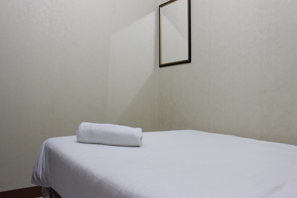 pleasant 2br apartment at gateway ahmad yani