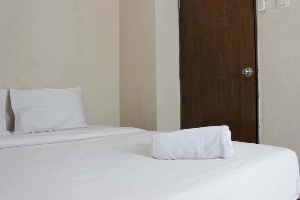 pleasant 2br apartment at gateway ahmad yani