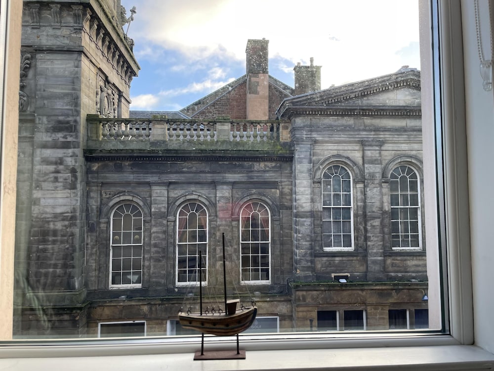 rose apartment 2 bed town centre apartment in ayr