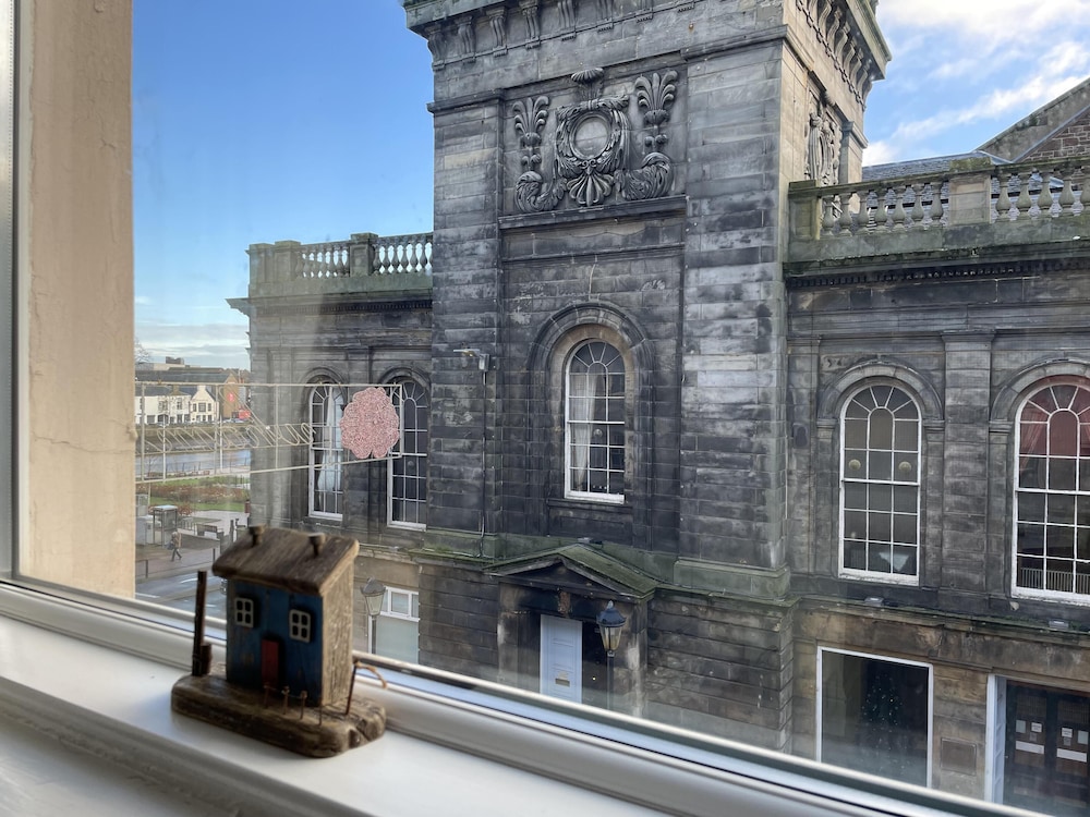 rose apartment 2 bed town centre apartment in ayr