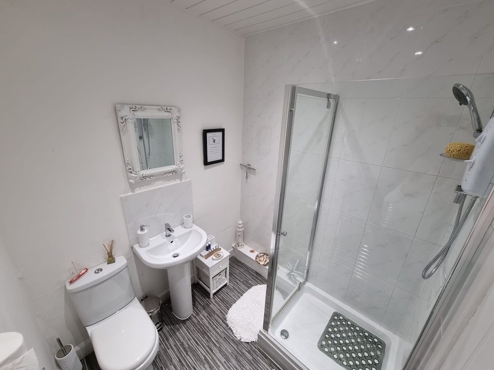 rose apartment 2 bed town centre apartment in ayr