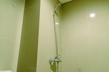 elegant and homey studio at paramount skyline apartment