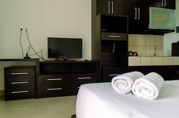 elegant and homey studio at paramount skyline apartment