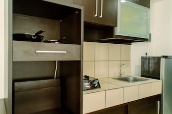 elegant and homey studio at paramount skyline apartment