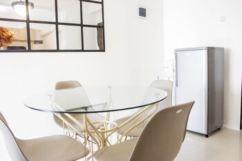 spacious and deluxe 2br gateway ahmad yani cicadas apartment