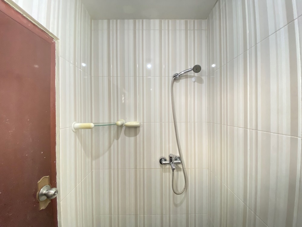 simply 3br apartment at gateway ahmad yani cicadas