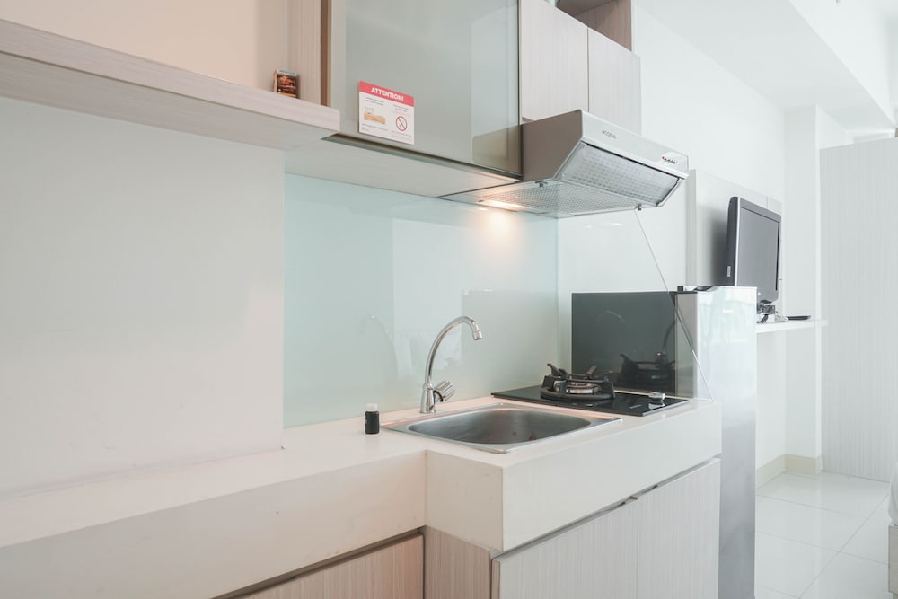comfortable studio room at tree park bsd apartment