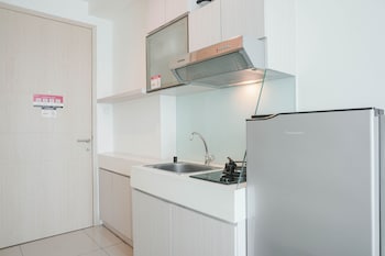 comfortable studio room at tree park bsd apartment