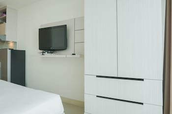 comfortable studio room at tree park bsd apartment