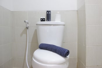 appropriate studio apartment at easton park residence jatinangor near ipdn