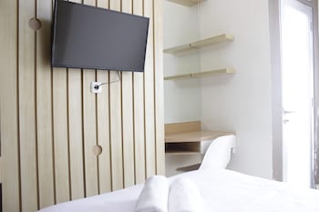 appropriate studio apartment at easton park residence jatinangor near ipdn