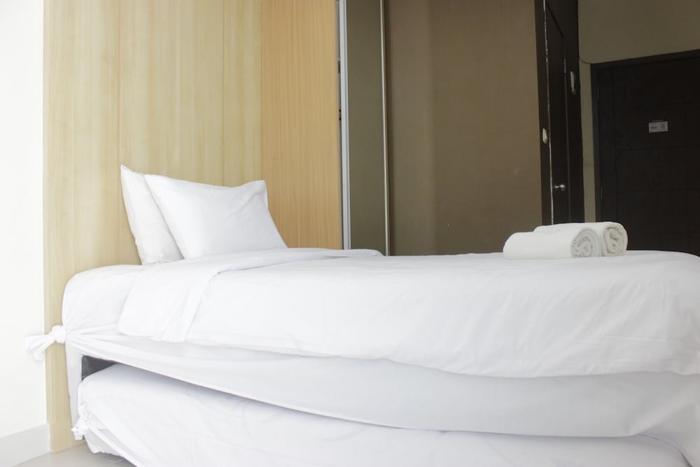 appropriate studio apartment at easton park residence jatinangor near ipdn
