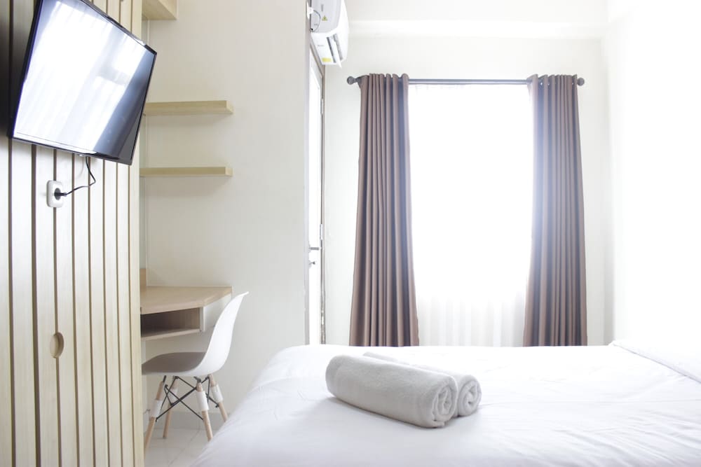 appropriate studio apartment at easton park residence jatinangor near ipdn