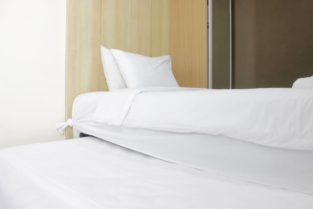 appropriate studio apartment at easton park residence jatinangor near ipdn