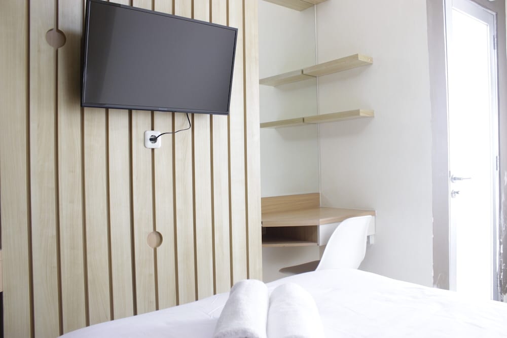 appropriate studio apartment at easton park residence jatinangor near ipdn