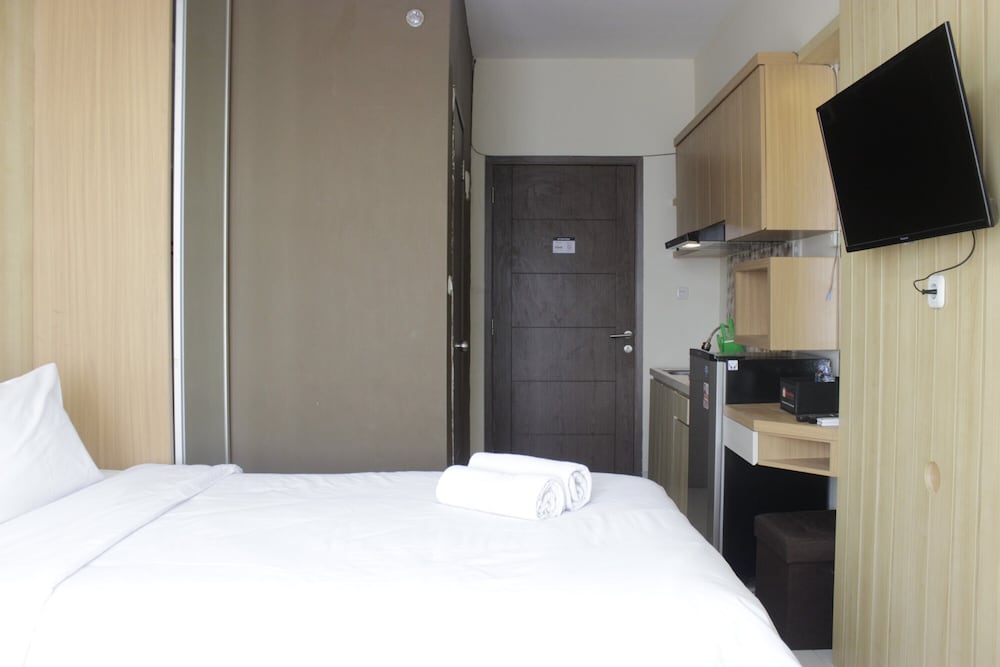 appropriate studio apartment at easton park residence jatinangor near ipdn
