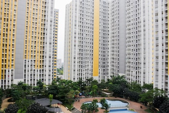 comfort studio at springlake summarecon apartment