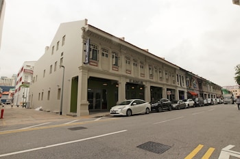 st signature jalan besar dayuse 7 hours 9am 4pm