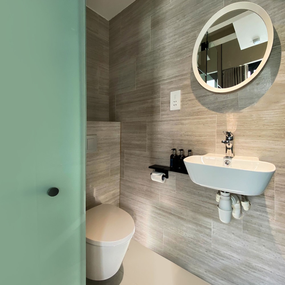 st signature jalan besar dayuse 7 hours 9am 4pm